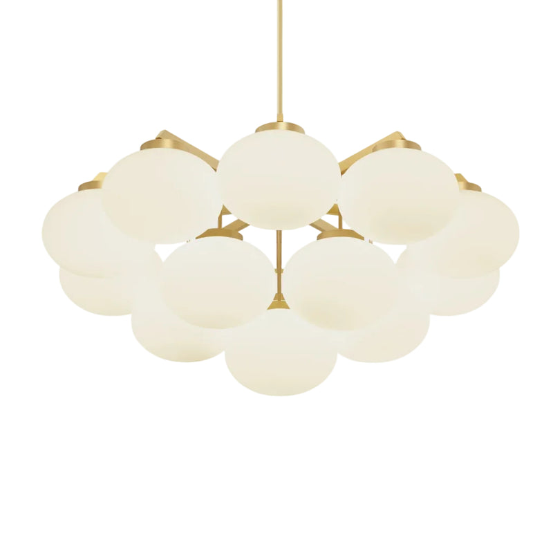 Cloudesley Chandelier fra CTO Lighting med ovale skjermer i matt opalglass
