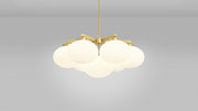 Cloudesley Chandelier fra CTO Lighting med ovale skjermer i matt opalglass