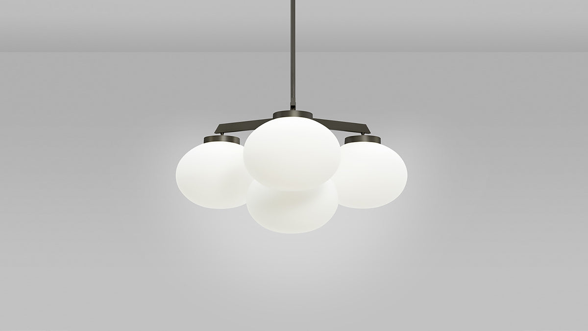 Cloudesley Chandelier fra CTO Lighting med ovale skjermer i matt opalglass
