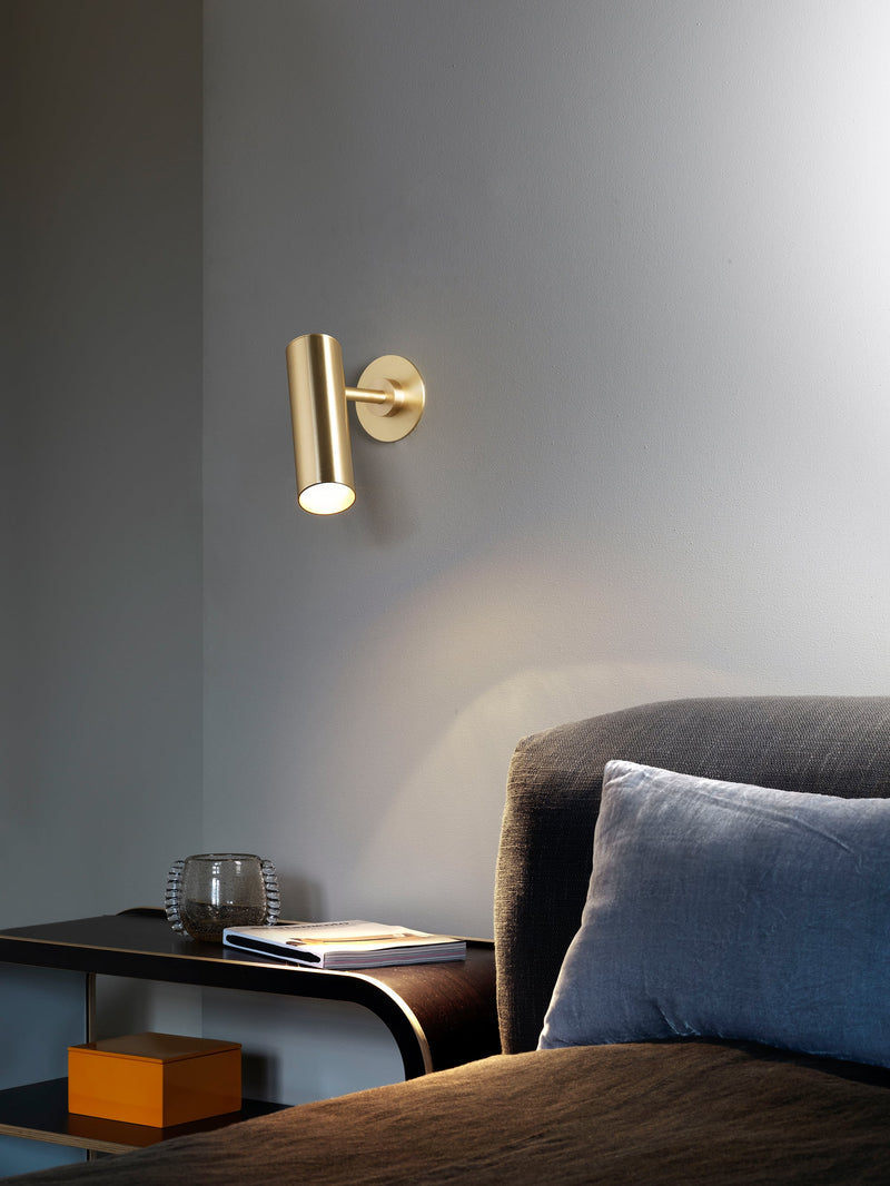 Heron vegglampe av Michaël Verheyden for CTO Lighting med justerbar metallskjerm