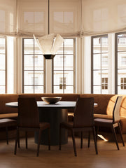 Shard pendel fra CTO Lighting med kantede skjermelementer rundt et sentralt oppheng