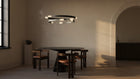 Trace Circular Pendel fra CTO Lighting Large over et spisebord