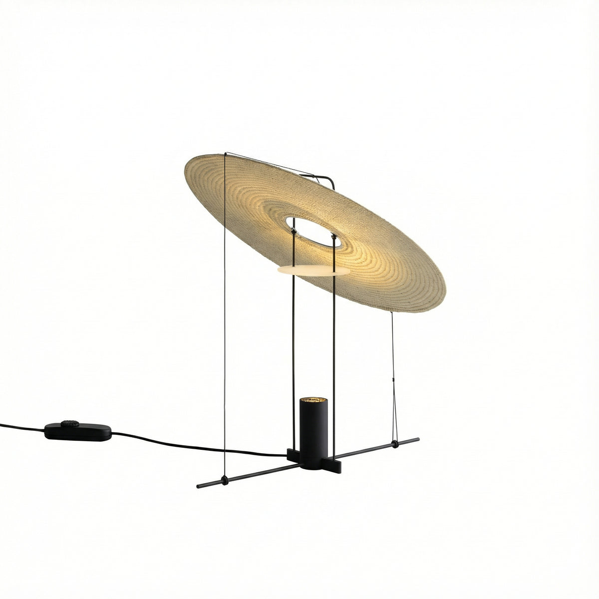 Cilia bordlampe med vinklet palma skjerm fra davidpompa