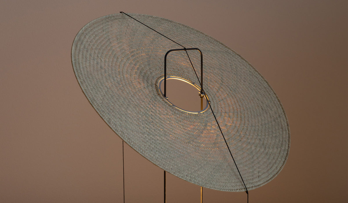 Cilia bordlampe med skjermen sett bakfra fra davidpompa