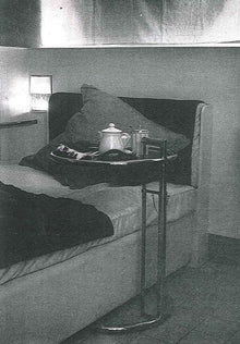 Classicon ikonisk sidebord med justerbar høyde, design av Eileen Gray