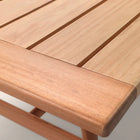 Flexform Desco Outdoor sofabord, detalj av iroko-bordplaten
