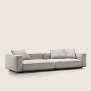 Flexform Grandemare sofa, sett skrått forfra