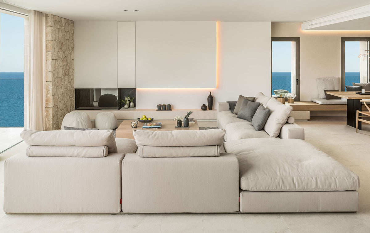 Flexform Groundpiece sofa, som moduloppsett i et lyst interiør