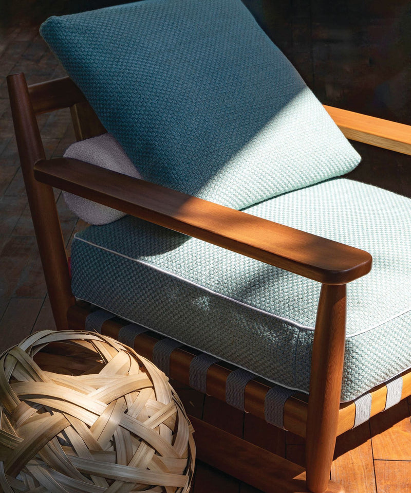 Flexform Meriggio Outdoor loungestol, detalj av armlene og tekstil