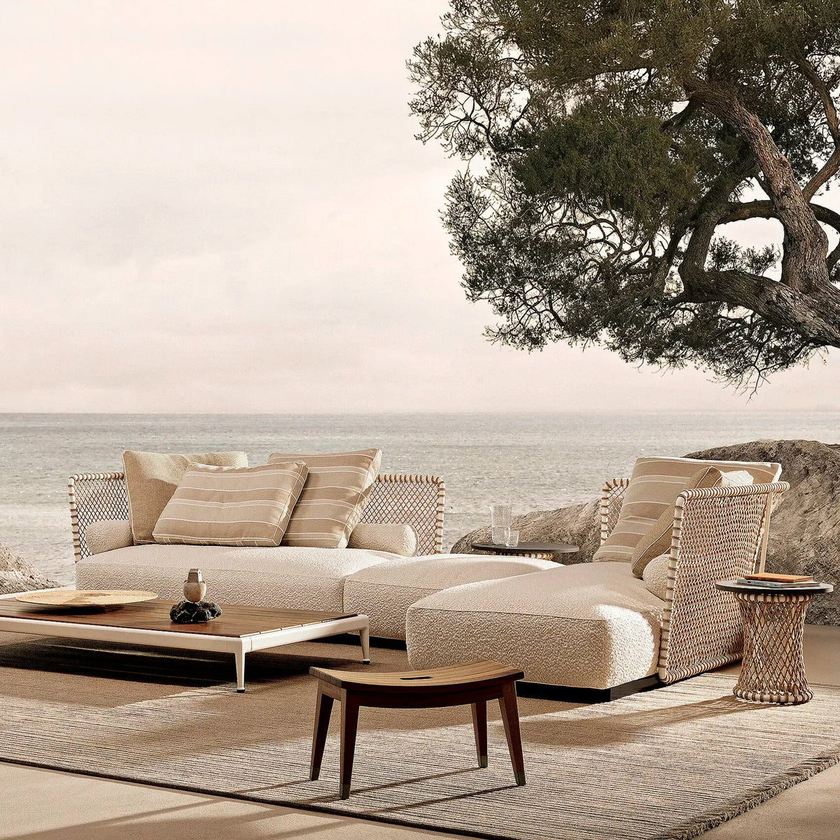 Flexform Oasis Outdoor sofa, i et utendørsmiljø