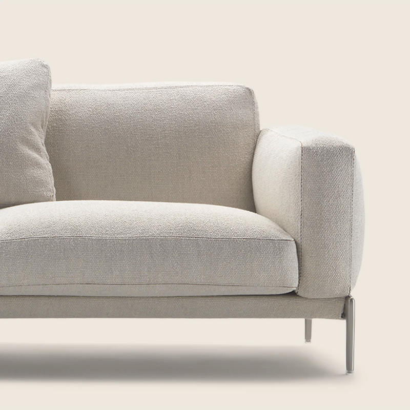 Flexform Romeo Compact sofa, detalj av sete, rygg og armlene i tekstil