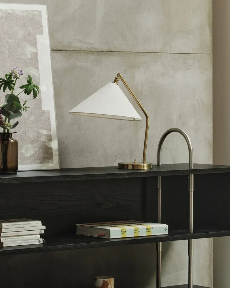 lampe i messing og canvas fra gubi