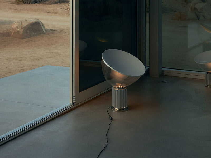 TACCIA bordlampe fra Flos, miljøbilde