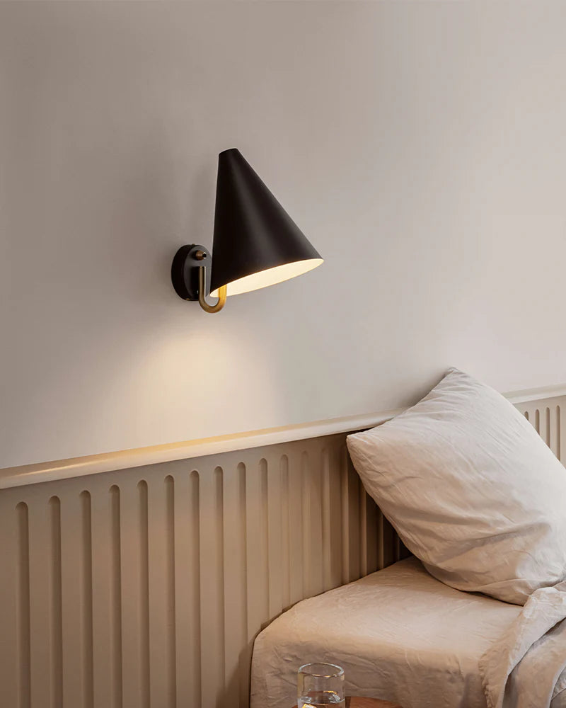 LYFA Mosaik Vegglampe, sort, i interiør