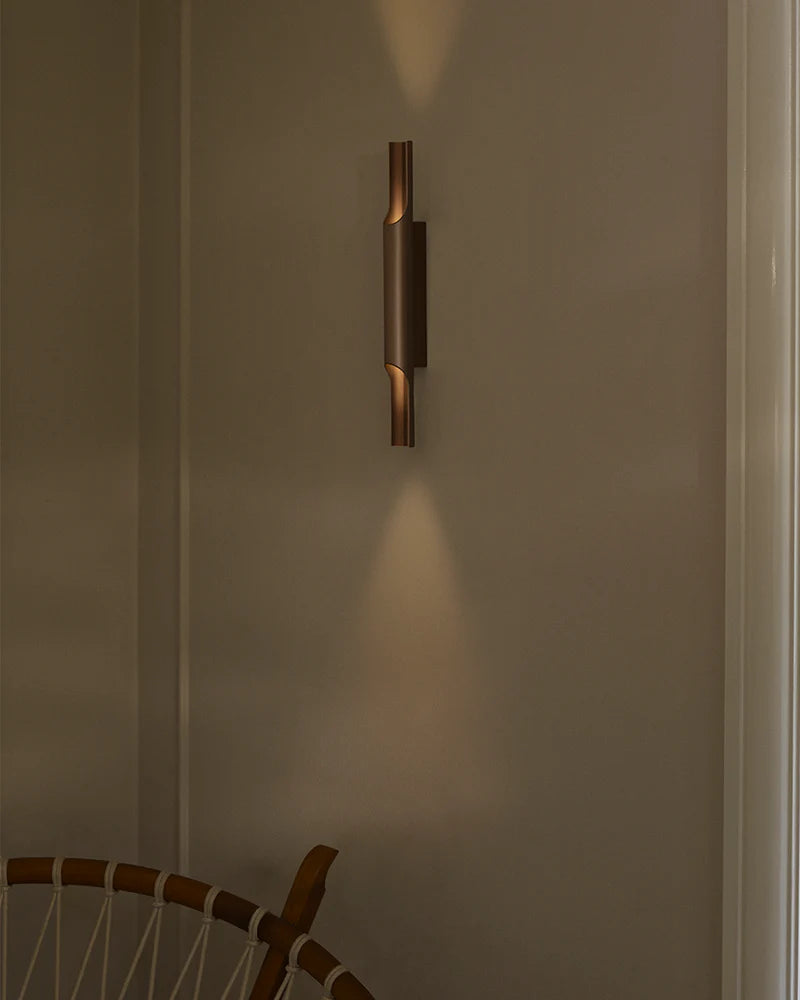 LYFA Pan 38 Vegglampe, bronse