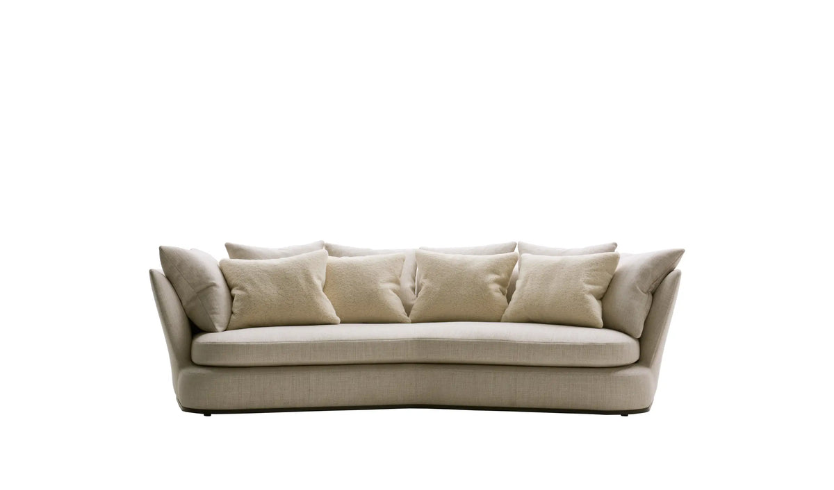 Maxalto Apollo sofa med løse ryggputer sett forfra