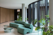 Moroso Gruuve Modulsofa: grønn sofa i interiør
