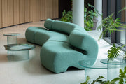 Moroso Gruuve Modulsofa: buet grønn sofa ved vinduer