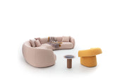 Moroso Pacific Sofa: buet sofaoppsett vist med bord