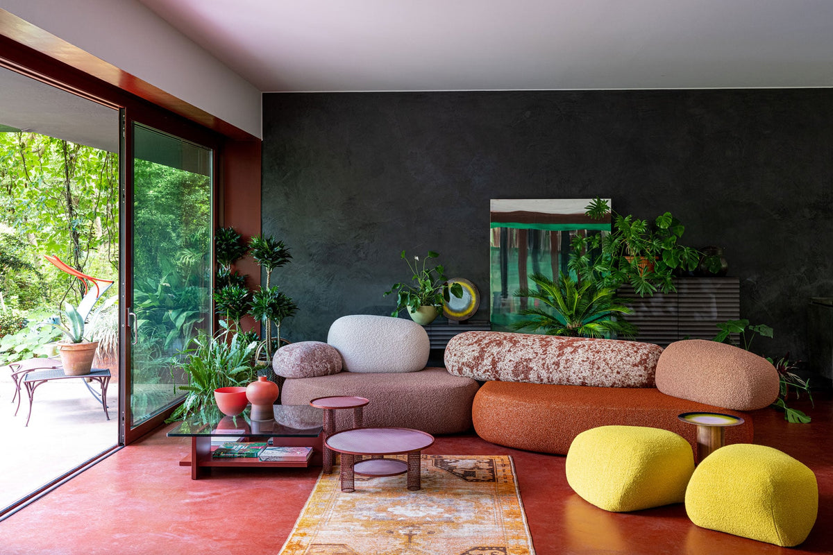 Moroso Pebble Rubble Modulsofa: fargerikt sitteoppsett i interiør