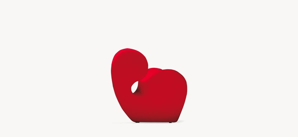 Moroso Soft Big Heavy Loungestol: rød loungestol sett fra siden
