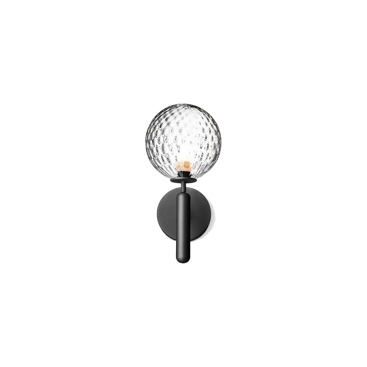 Sort vegglampe fra Nuura