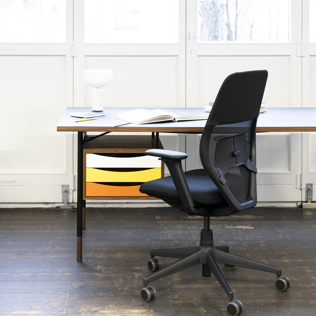 ACX Light kontorstol fra Vitra, bilde fra serien